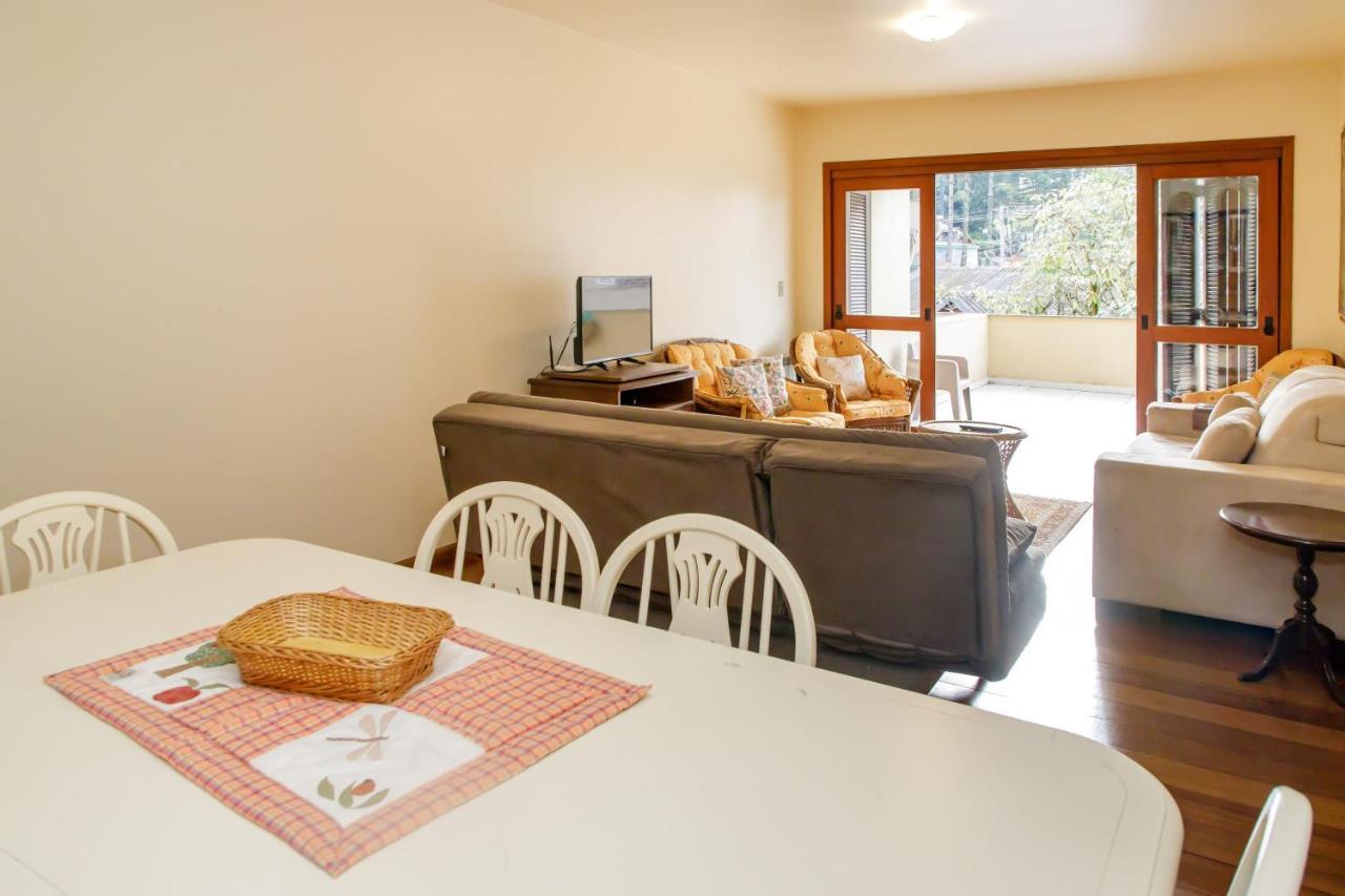 Apartamento Amplo E Aconchegante Na Av Das Hortencias No Centro De Gramado Exteriör bild